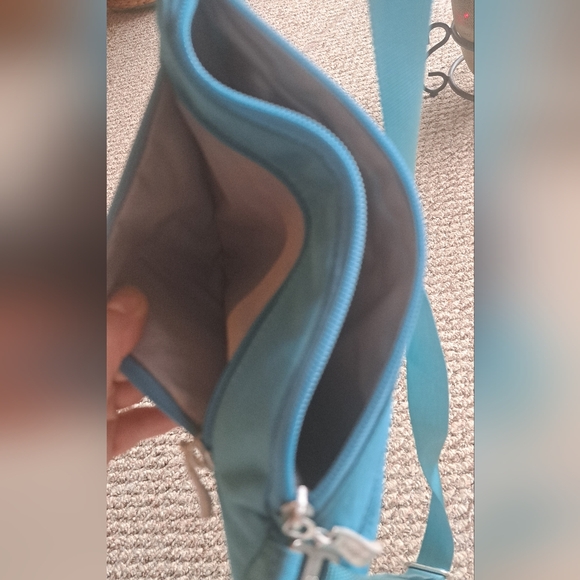 Baggallini Teal Sling Bag UNISEX - Picture 4 of 9